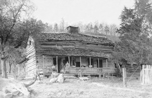 This large log house sat near the mouth of Lick Branch on Williams Creek in Carter County, KY. This is the Robert Lee Kelley (1873 – 1923) and Anna Adkins Kelley (1880 – 1963) family in the image.